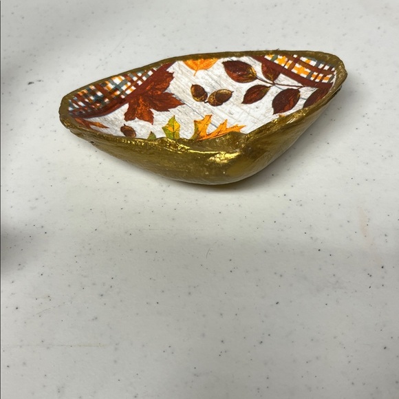 Hand Crafted Autumn Leaf Decor with Gold Accents - Picture 8 of 9